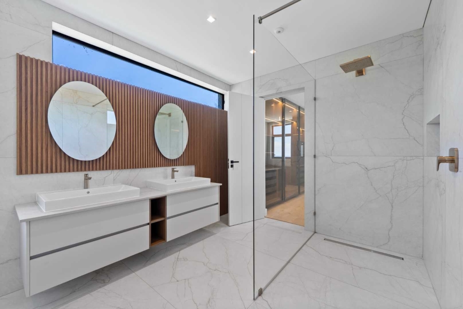 5 Bedroom Property for Sale in Camps Bay Western Cape